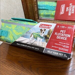 Coleman Pet Flotation Vest in Tropical Green. Size Small.